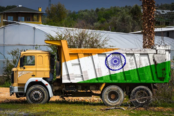 Dump Truck Met Het Beeld Van Nationale Vlag Van India — Stockfoto