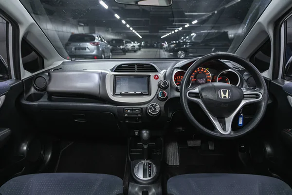 Novosibirsk Rusia Junio 2021 Honda Fit Car Interior Volante Palanca —  Fotos de Stock