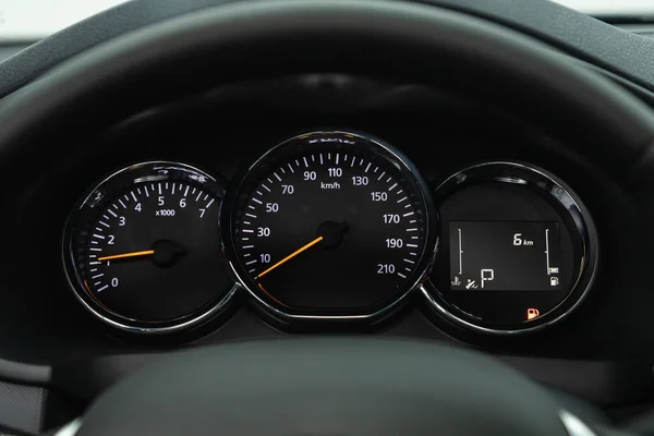 Novosibirsk Russia June 2021 Renault Logan Black Car Speedometer 汽车仪表盘的近照 — 图库照片