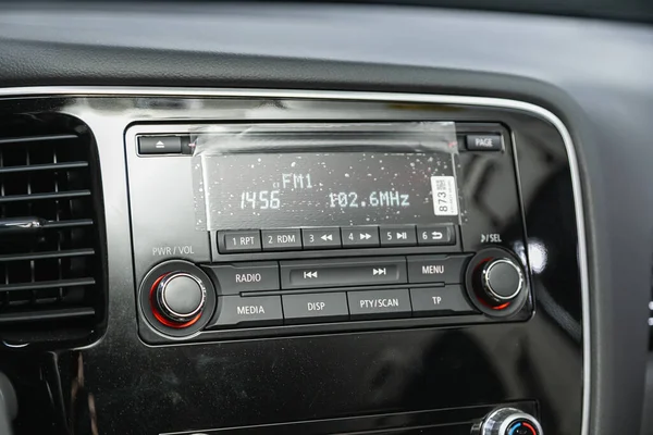 Novosibirsk Rusland Juni 2021 Mitsubishi Outlander Radio Dvd Audiosysteem Met — Stockfoto