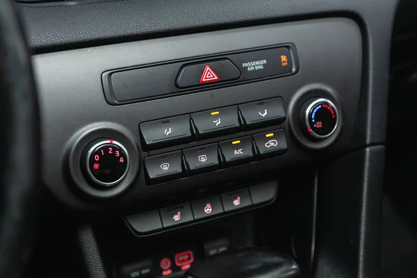 2021年7月7日 Kia Sportage Close Instrument Car Panel Climat Control View — 图库照片