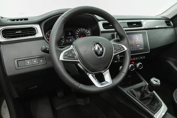 노보시비르스크 러시아 2021 Renault Arkana Dashboard Multifunction Steering Wheel Spiromete — 스톡 사진
