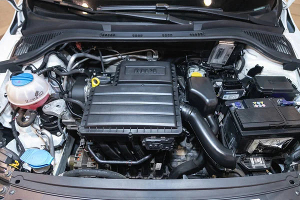 Novosibirsk Rusya Temmuz 2021 Skoda Rapid Temiz Bir Motor Bloğunu — Stok fotoğraf