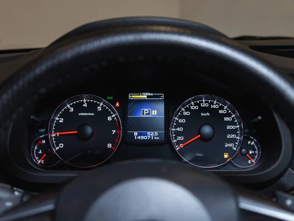 Novosibirsk Russia July 2021 Subaru Outback Black Car Speedometer 汽车仪表盘的近照 — 图库照片