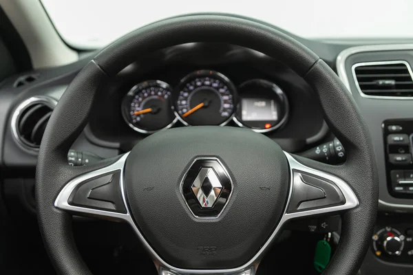 러시아 노보시비르스크 2021 Renault Sandero Stepway Auto Interior Steering Wheel — 스톡 사진