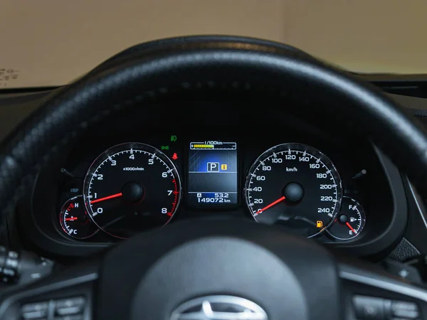 Novossibirsk Russie Août 2021 Subaru Outback Compteur Vitesse Voiture Noire — Photo