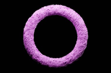 3 boyutlu, soyut, pembe, yuvarlak fraktal, portal. Siyah izole arkaplanda yuvarlak spiral