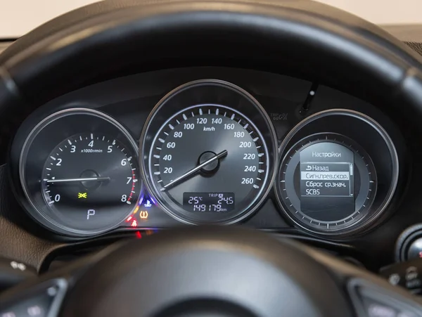 Novosibirsk Rusland Juli 2021 Mazda Car Panel Digitale Heldere Snelheidsmeter — Stockfoto