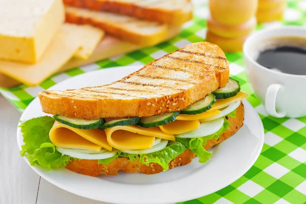 Vegetable and Cheese Sandwich — Stock Photo, Image