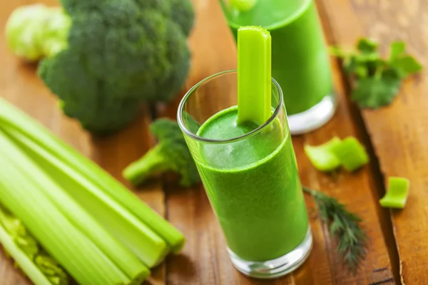 Здоровый овощной напиток, смузи — стоковое фото