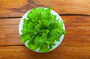  Taze yeşil marul yaprakları