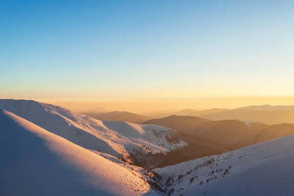 Tramonto in montagna — Foto Stock