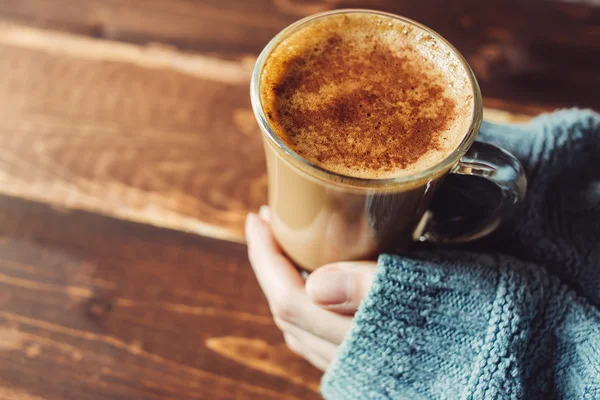 Girl holding cup of coffee in morning, copy space — Stock Photo, Image