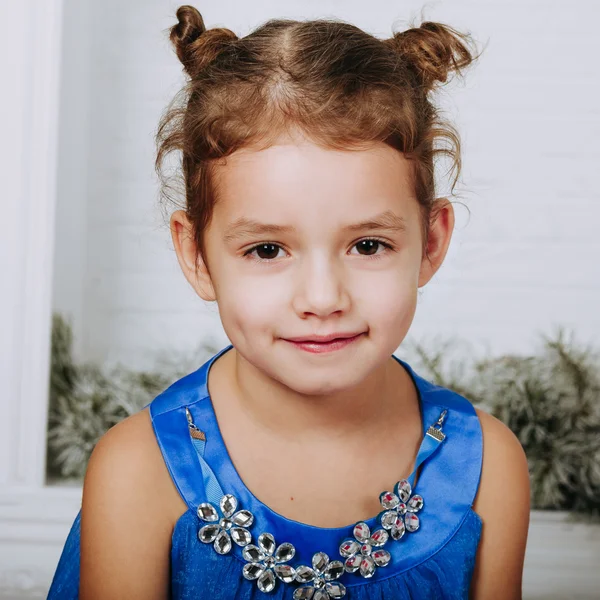 Linda menina no estúdio — Fotografia de Stock