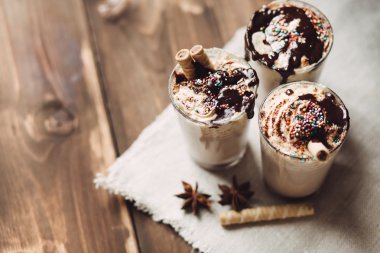 Krema ve çikolata, kahve kopyalama alanı