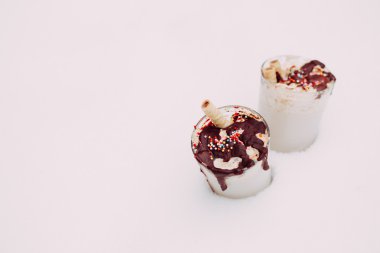 Kakao ile çırpılmış krema ve çikolata, kopya alanı