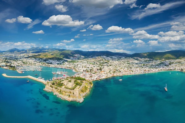 Luchtfoto vanuit de drone van Bodrum, Turkije — Stockfoto