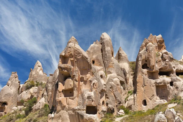 Stânci cu peșteri în Cappadocia — Fotografie, imagine de stoc