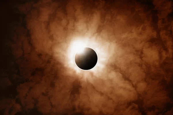 完全な太陽のエクリプス — ストック写真