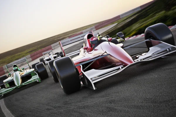 Carro de corrida vermelho fechar a vista frontal em uma pista liderando o pacote com Blur movimento . — Fotografia de Stock