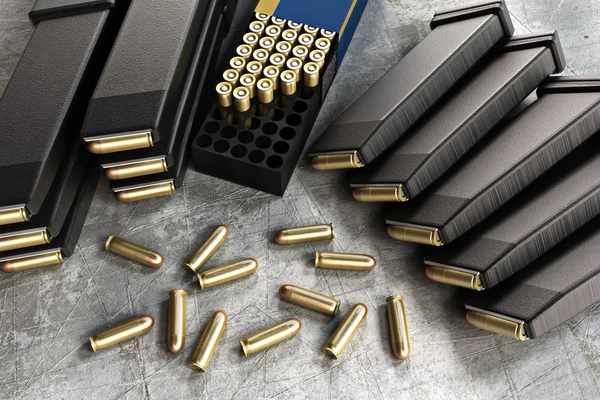 Aanval geweer munitie en geladen clips — Stockfoto