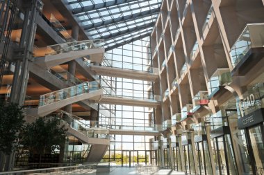 Modern open floor shopping mall concept.