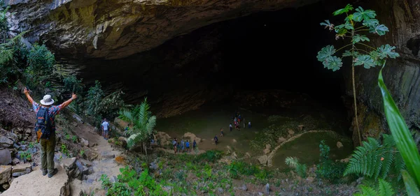 Närbild Vandrare Vid Gruta Totomochapa Grotta Mexiko — Stockfoto