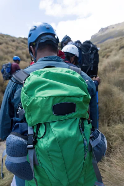 墨西哥马林奇火山顶上的一群徒步旅行者 — 图库照片