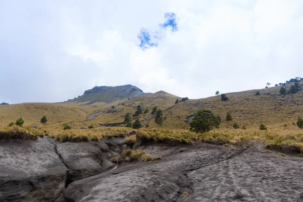 通往墨西哥Iztaccihuatl火山山顶的远足小径 — 图库照片