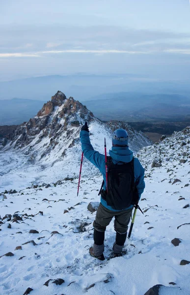 Wanderer Mit Rucksack Beim Besteigen Des Pico Orizaba — Stockfoto