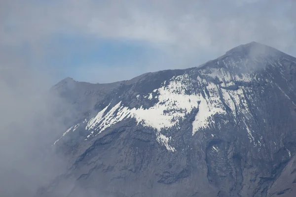 Förtrollande Utsikt Över Popocatepetl Vulkanen Molnen — Stockfoto