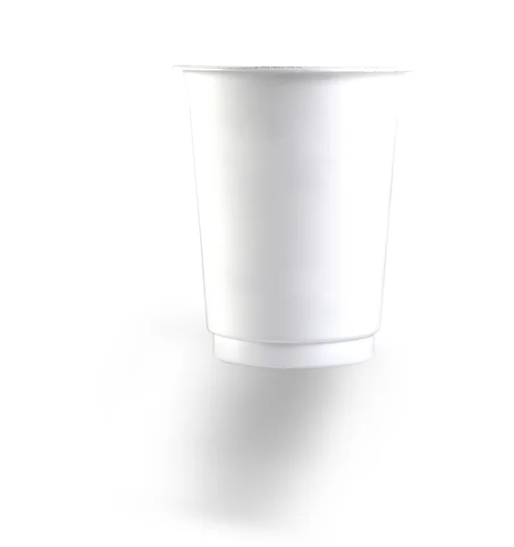 Белая пластиковая банка с йогуртом — стоковое фото