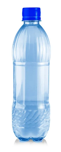 De plastic fles met water en rode deksel geïsoleerd — Stockfoto