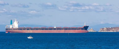 Boş yük gemisi Vladivostok, Rusya 'da bekliyor.