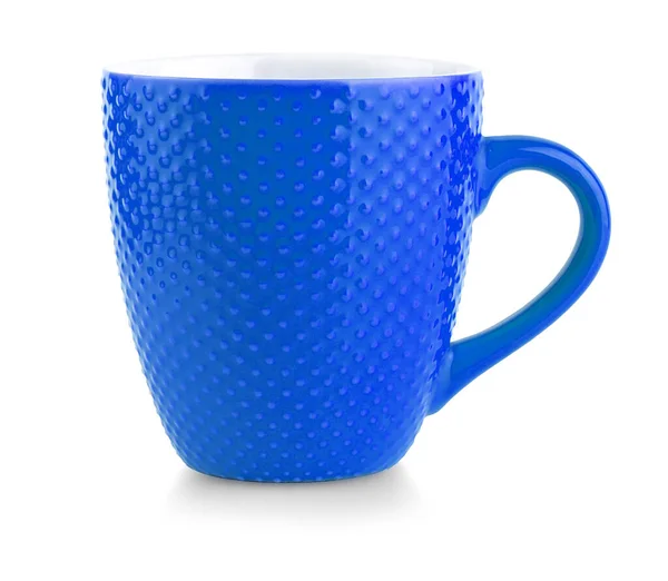 Синий стакан кружку напиток на белом фоне изоляции — стоковое фото