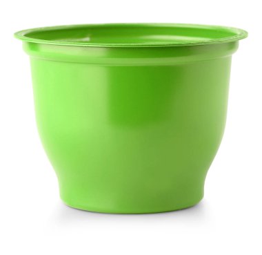 Plastik yeşil kupa beyaz arkaplanda izole