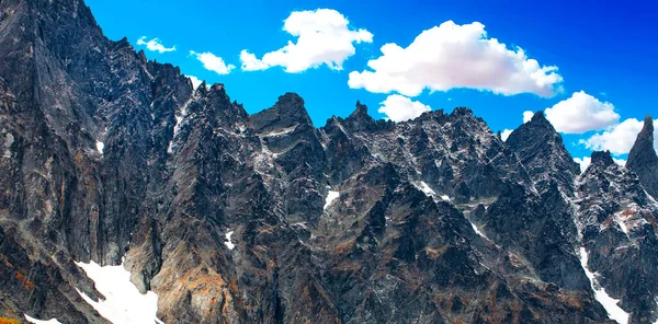 Ripida Vetta Innevata Una Bella Giornata Sole Sulla Penisola Kamchatka — Foto Stock