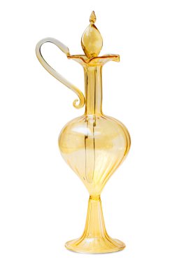 Beyaz arka planda aromatik yağ için güzel cam kap