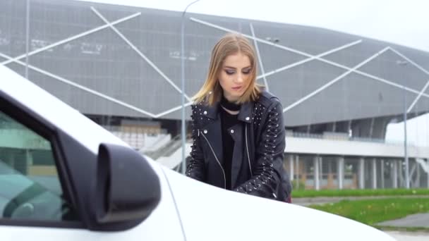 Stylish Girl Her Broken White Car Beautiful Girl Opens Hood — Stock Video