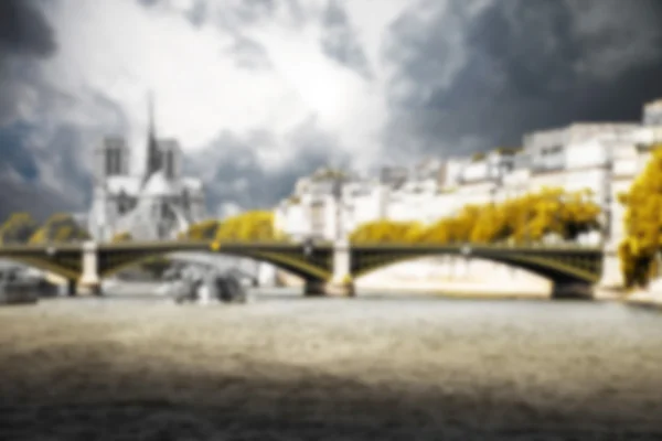 Παρίσι και τον Σηκουάνα με εκ προθέσεως blur επίδραση Εικόνα Αρχείου