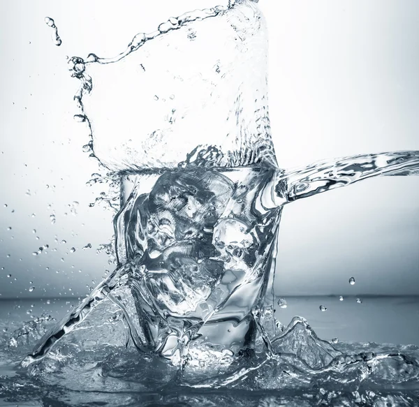 Glass with water — Stock Photo, Image