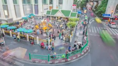 Tapınak üstten görünüm Erawan otelin önündeki