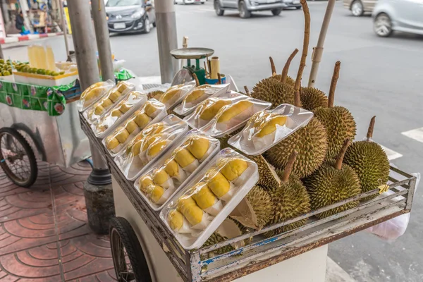 Durian dla sprzedają na ulicy Bangkoku — Zdjęcie stockowe