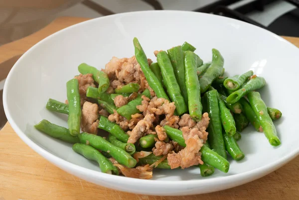 Close Stir Fried Cowpeas Black Eyed Beans Minced Pork Garlic — Stock Photo, Image