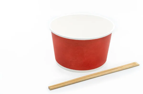 Afhaalmaaltijden Noodle Bowl Container Met Houten Eetstokjes Lege Afhaalmaaltijden Rode — Stockfoto