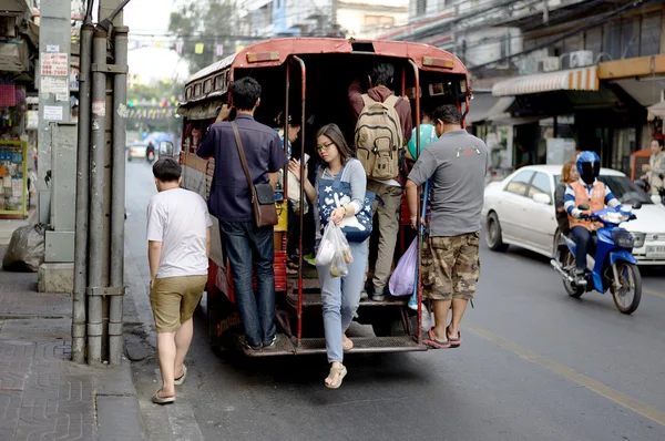 Örtlicher bus in bangkok, thailand — Stockfoto
