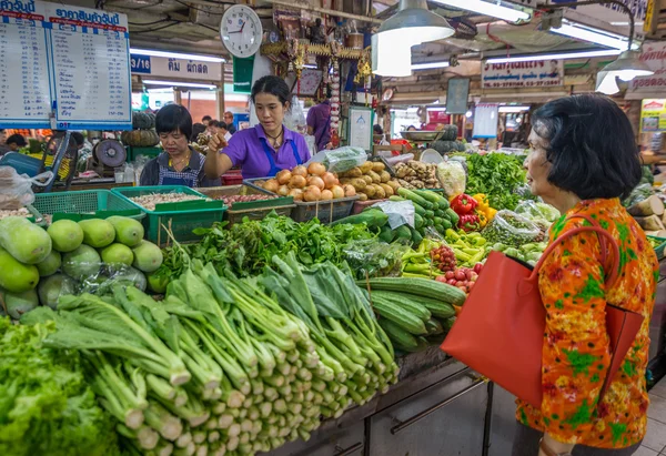 Ou mercado de Tor Kor, Bangkok, Tailândia — Fotografia de Stock