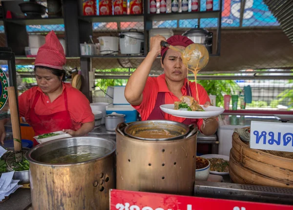 O mercado de Tor Kor, Bangkok, Tailandia — Foto de Stock