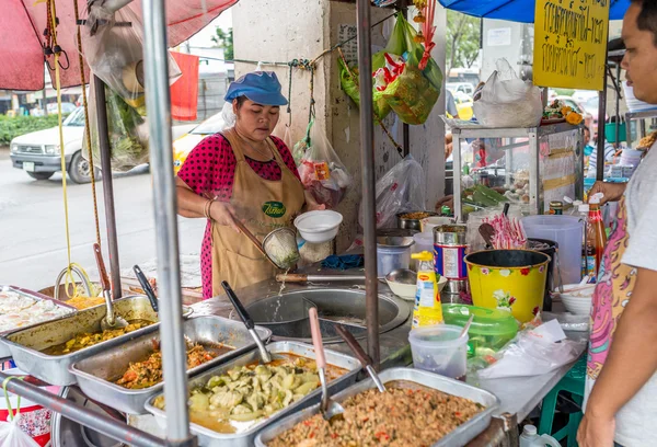 Comida asiática em Bangkok, Tailândia — Fotografia de Stock