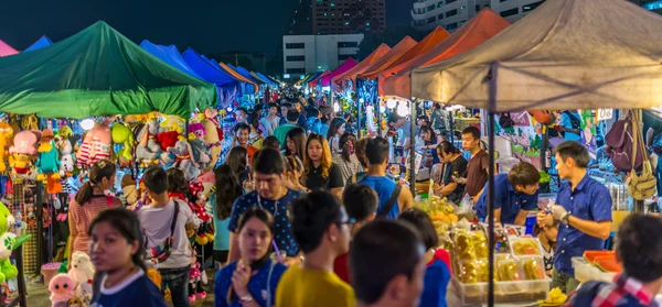 Tarad Rotfai, Bangkok, Tailândia — Fotografia de Stock